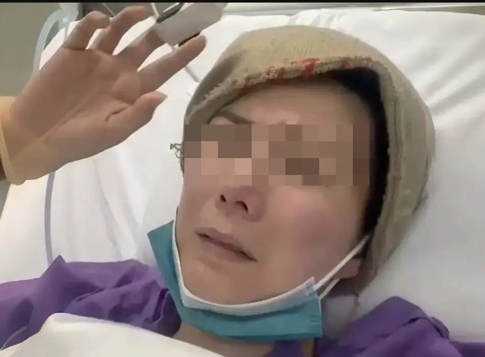 Nữ giáo viên 27 tuổi phát hiện ung thư vú giai đoạn 2 vì chủ quan "nghĩ mình còn trẻ"