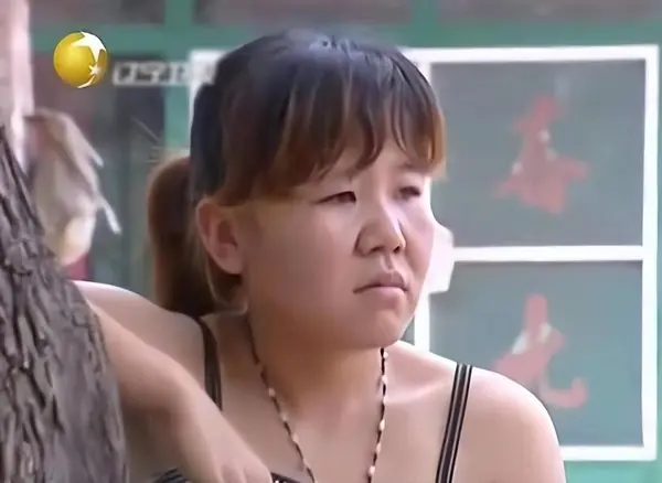 Bé 2t tuv0g khi uống sữa chua, hung thu? không ai ngờ