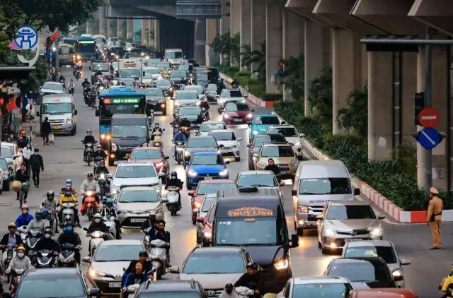 Hà Nội sắp tăng lệ phí trước bạ, phí cấp biển và phí gửi xe đối với xe xăng, dầu