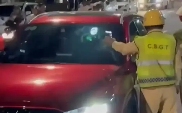 Nữ ca sĩ vi phạm giao thông, đóng cửa xe hít b:óng c:ười ở Đà Nẵng khai gì?