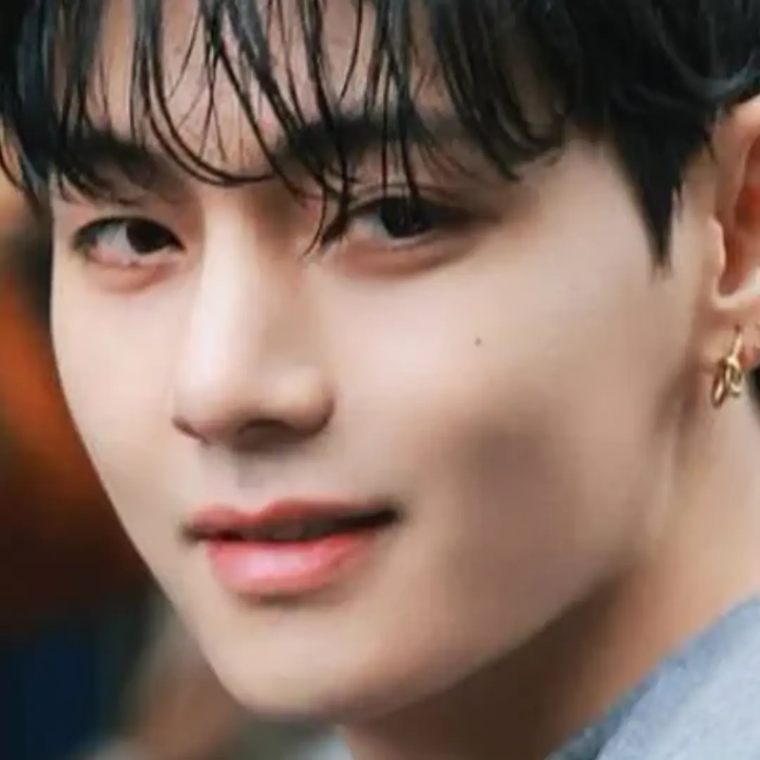 V (BTS) gây tr:anh c:ãi mới trên mạng