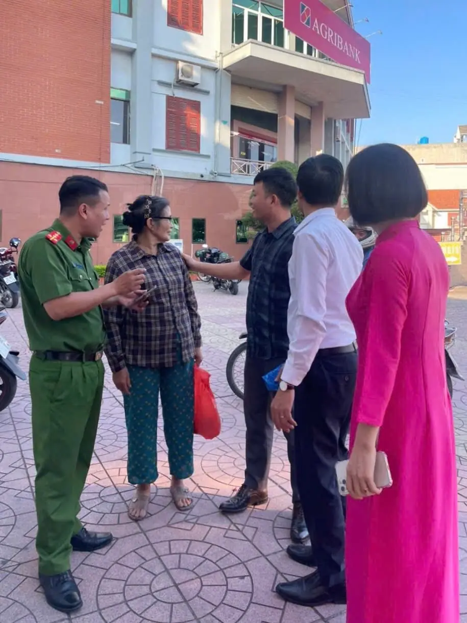 Người phụ nữ đến chi nhánh Agribank chuyển 130 triệu đồng để "thoát tội r::ửa tiền": Ngân hàng từ chối, lập tức báo công an