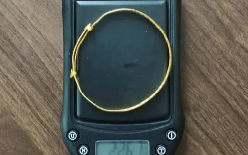 Rửa vòng vàng cho sạch, cân lên "bỗng" nhẹ đi 5,33g: Lộ tẩy chiêu thức tinh vi cướp vàng trắng trợn ngay trước mặt nạn nhân