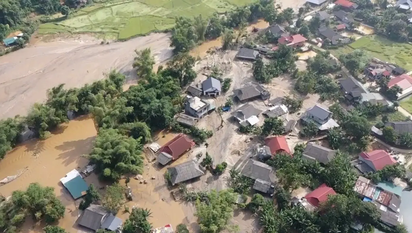 Hơn 100.000 khối cát trôi vào làng, chính quyền xin lập mỏ để bán đấu giá