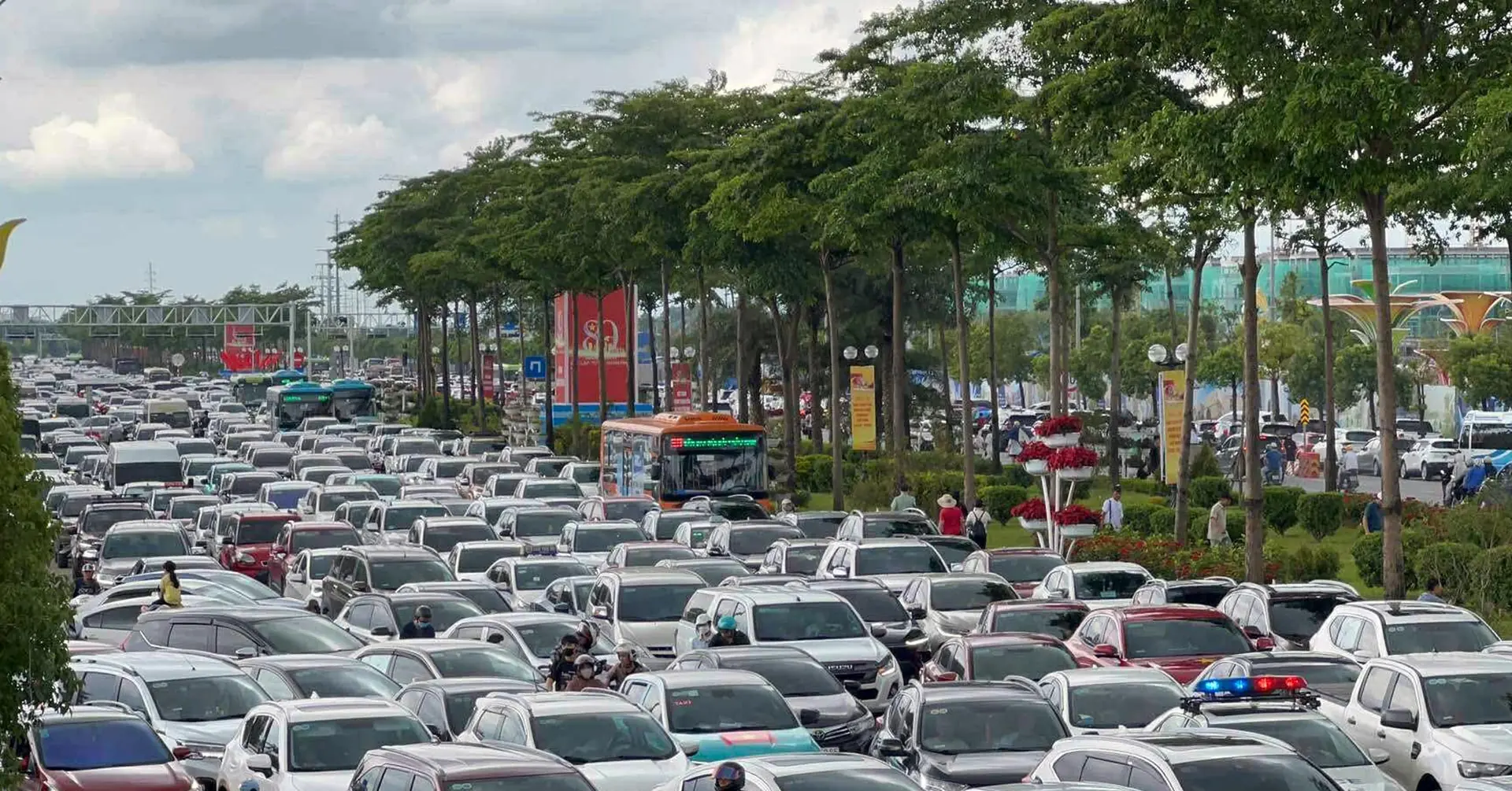 Công an Hà Nội thông báo tạm cấm xe trên 3 tuyến đường từ 25/10 đến 4/11