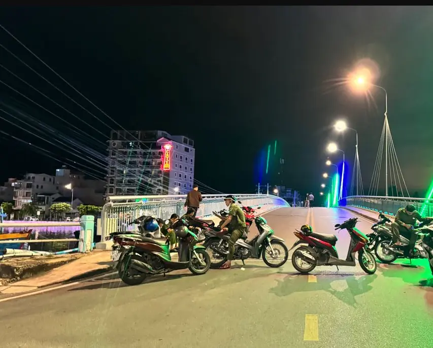 Hoàn cảnh đáng thương của 2 anh em ruột bị chém gục trên cầu Dục Thanh, nghi phạm đã ra đầu thú