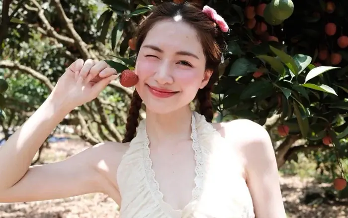 Bất ngờ về cát-xê Hòa Minzy nhận khi hát đám cưới một người đẹp Việt