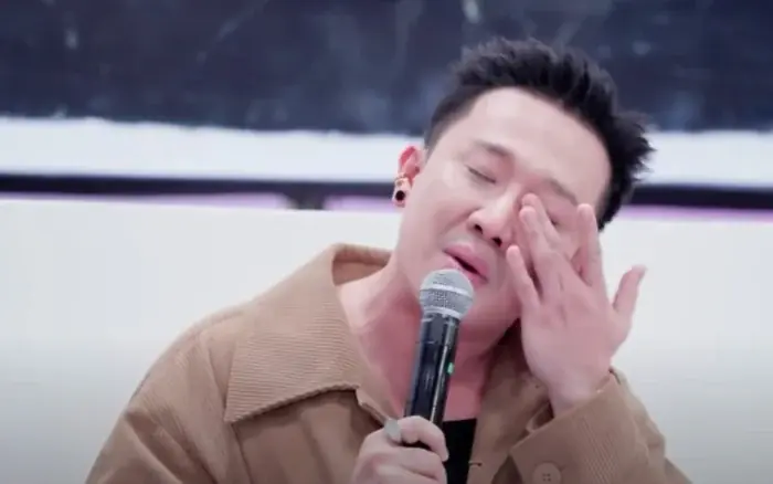 Trấn Thành 'đau điếng' vì Hari Won, có liên quan đến tấm hình đang gây dậy sóng