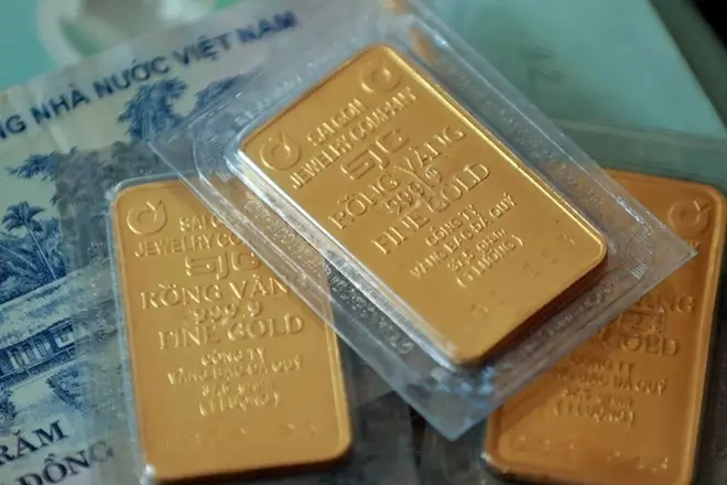 Giá vàng rớt sâu khỏi đỉnh, chuyên gia dự báo xu hướng mới