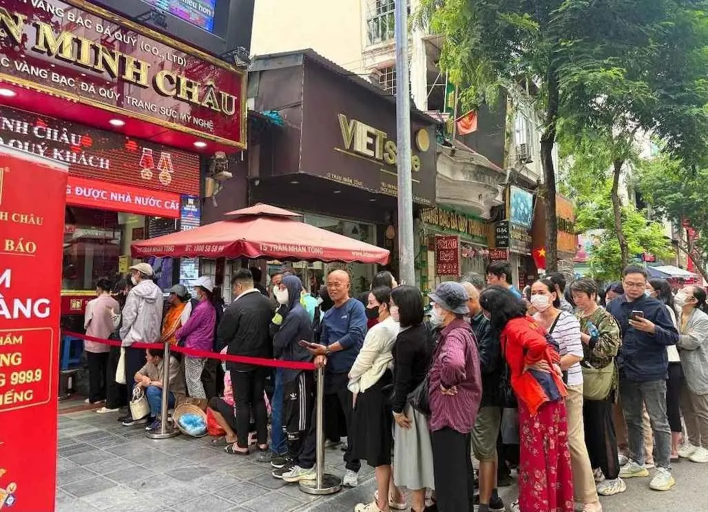Giá vàng Bảo Tín Minh Châu 'bốc hơi' gần 12 triệu từ đỉnh