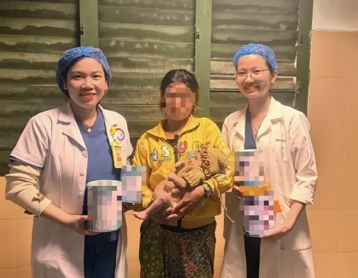 Bé sơ sinh 5 ngày tuổi thủng dạ dày vì được mẹ cho ăn… cơm