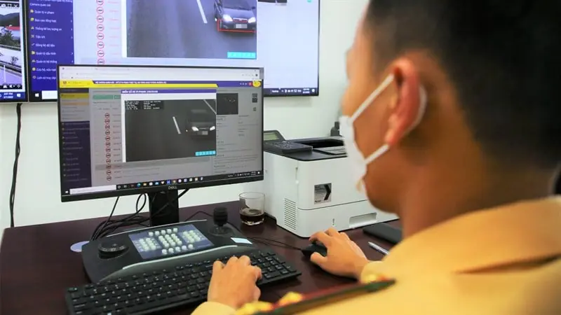 Hướng dẫn nộp phạt vi phạm giao thông online năm 2025