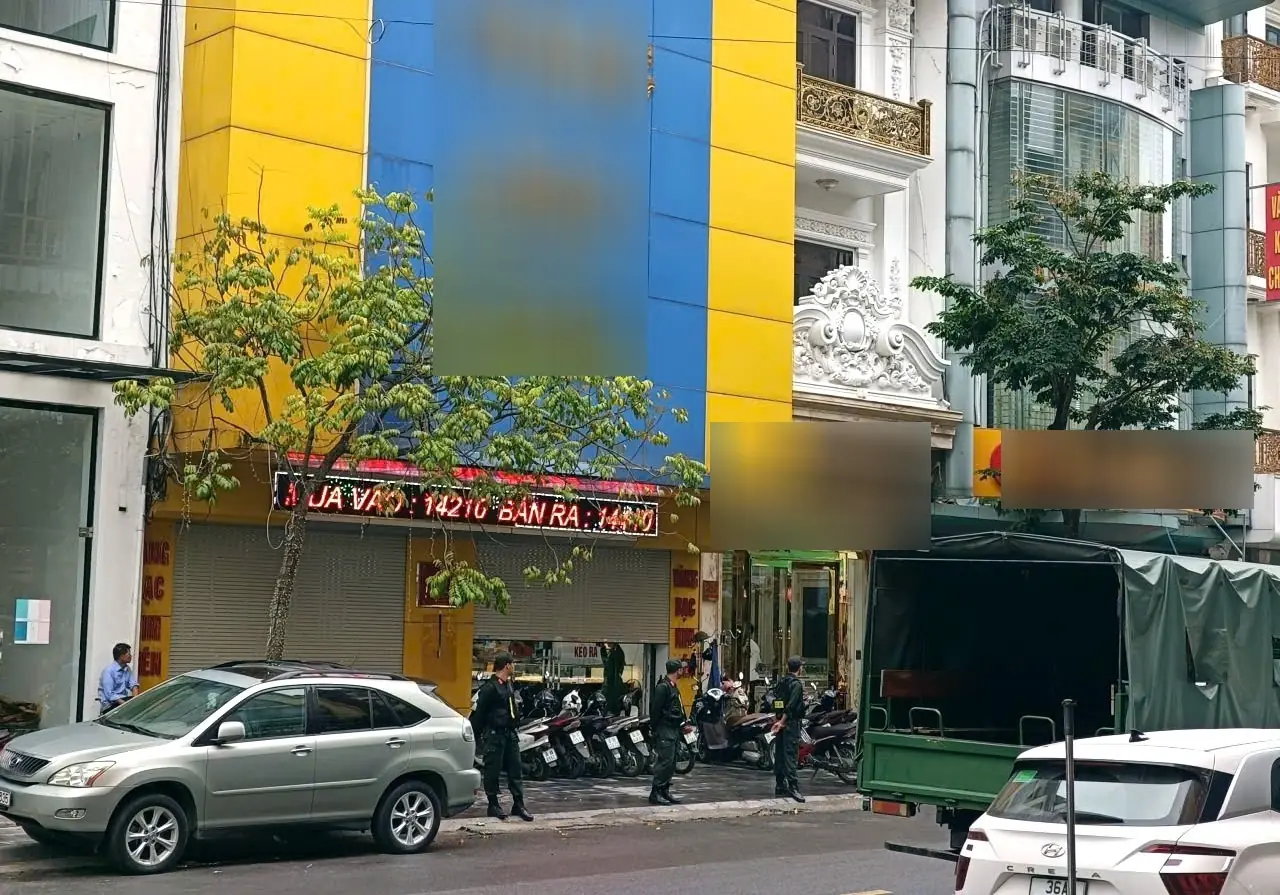 Công an kh:ám xét hàng loạt tiệm vàng nổi tiếng ở Thanh Hóa