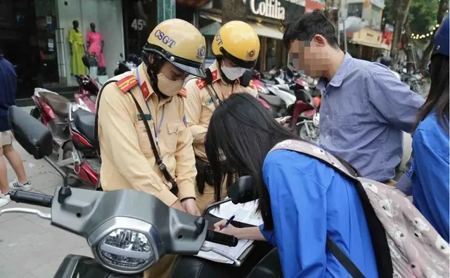 Đi xe trên đường phải đặc biệt lưu ý 2 khung giờ này nếu không muốn bị phạt nặng