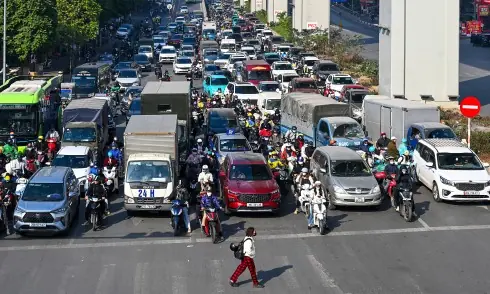 Phí đăng ký xe tại Hà Nội, TP HCM giảm hàng triệu đồng trong 2025