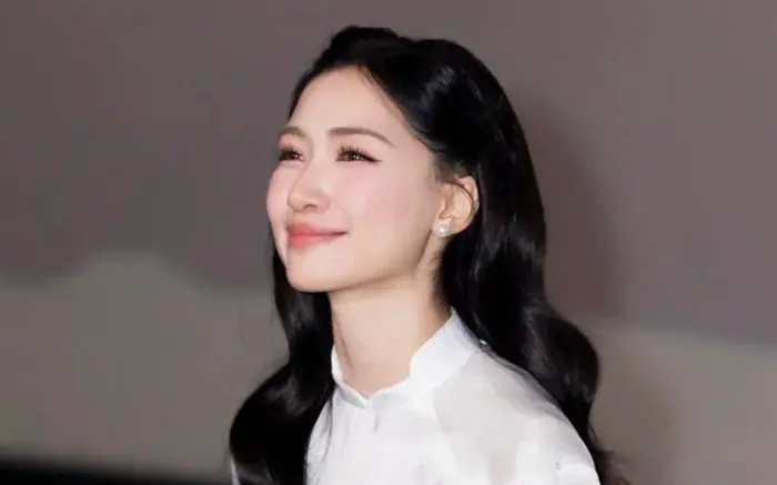 Xúc động trước tâm thư của Hòa Minzy lúc nửa đêm