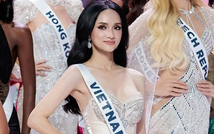 Tự hào đeo sash Việt Nam, Hương Giang gặp điều đáng tiếc ngay trên sân khấu Miss Universe