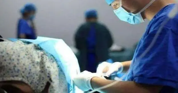 Bé trai 1 ngày tuổi không qua khỏi vì mẹ chọn sinh chủ động ở tuần 36