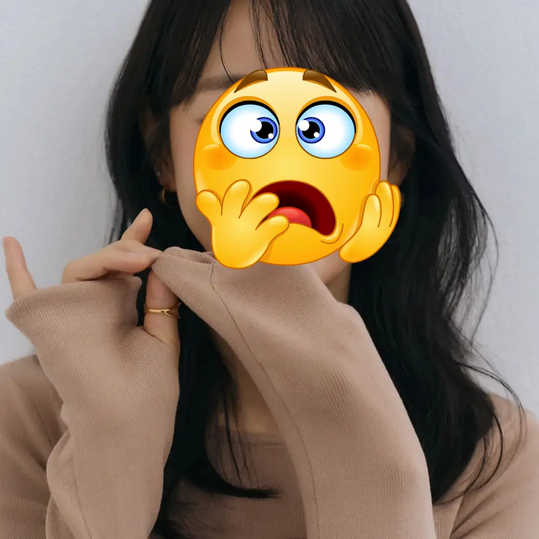 Minh tinh 50 tuổi đẹp tới mức khiến "hồng hài nhi" kém 17 tuổi theo đuổi si mê