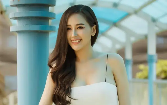 Tấm hình mỏng manh khiến Mai Phương Thuý ngượng ngùng không dám nhận