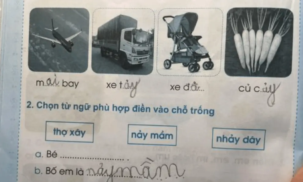 Bài tập Tiếng Việt của học sinh lớp 1 khiến phụ huynh "đau đầu": "Nhà tôi vậy, nhà bạn cũng thế thôi"