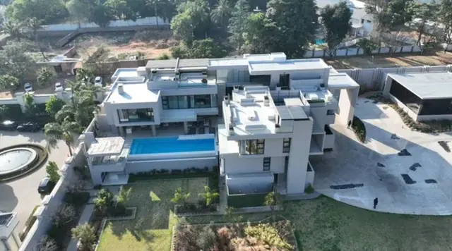 Đ:ột kí:ch dinh thự đồ sộ của 1 doanh nhân, tịch thu khối tài sản hơn 1.240 tỷ đồng gồm tiền mặt và loạt siêu xe 😲