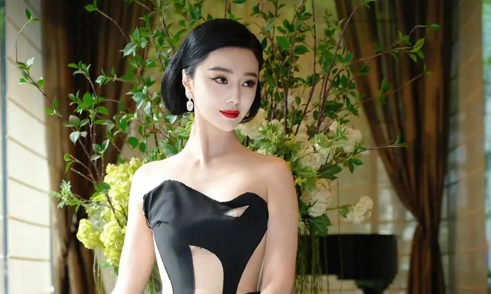 Phạm Băng Băng bị chặn đường sống