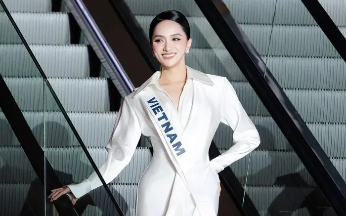 Hương Giang mặc lại đồ cũ tại Miss Universe?