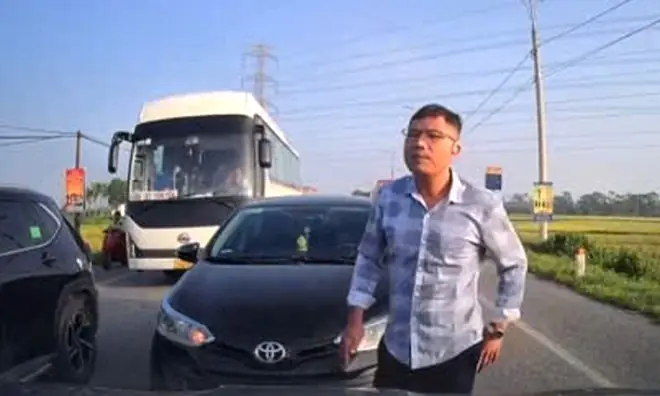 Bắc Ninh xử lý lái xe ô tô lấn làn ngược chiều