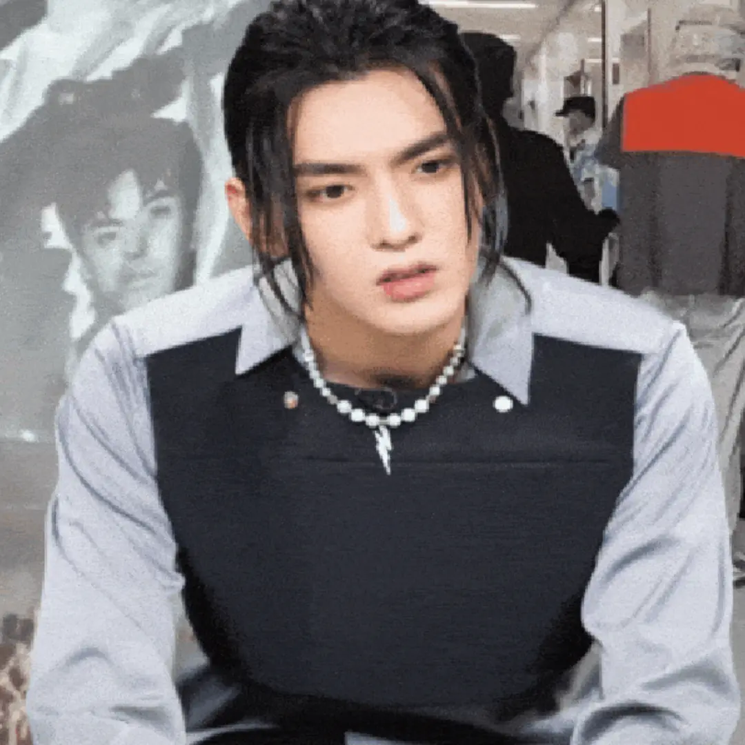 "Ngô Diệc Phàm ra t:ù rồi à?"