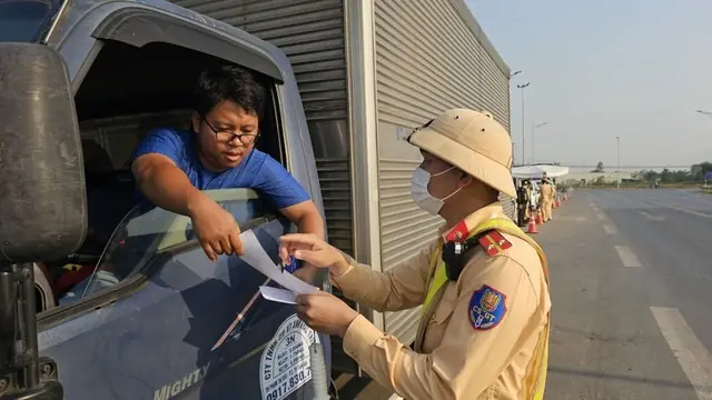 Đề xuất bỏ quy định lái xe tối đa 48 giờ một tuần: Tài xế nói gì?