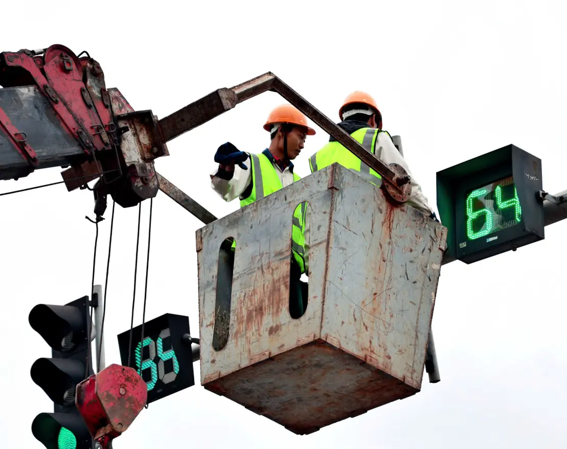 Đèn tín hiệu tại 563 nút giao thông ở Hà Nội sẽ được điều khiển bằng AI