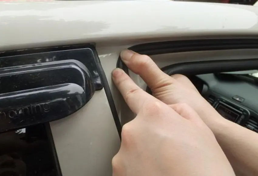 5 dấu hiệu nhận biết gioăng cao su cửa ô tô bị mòn, cần thay thế