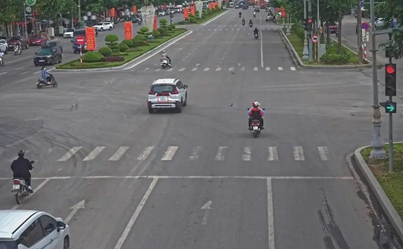 Điều khiển xe đè vạch, quay đầu sai quy định, nhiều chủ xe bị phạt nguội