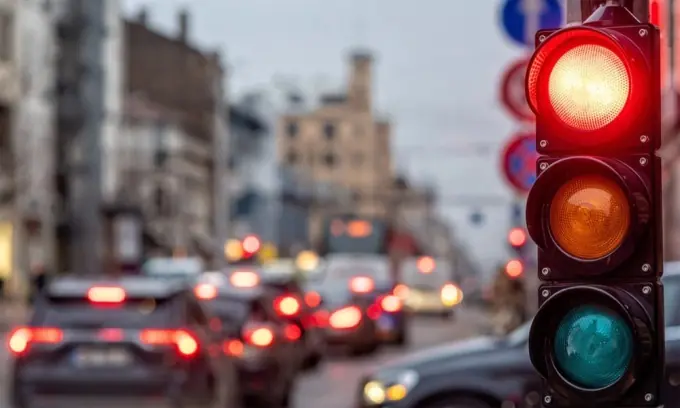 Đèn giao thông có thể thêm màu trắng