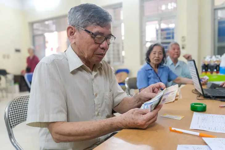 Người trên 60 tuổi sẽ được hưởng trợ cấp nếu đáp ứng những điều kiện này