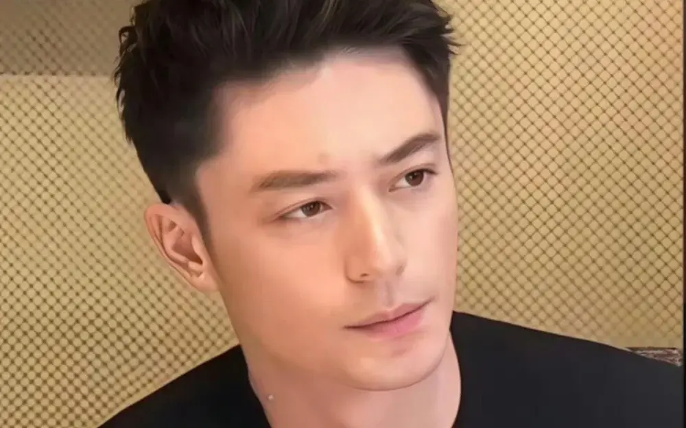 Ai mà ngờ ở tuổi U50, Hoắc Kiến Hoa lại trông như thế này đây!