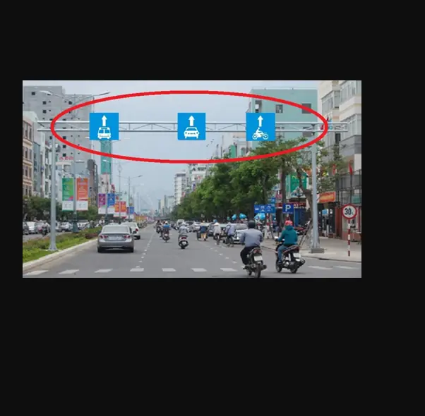 Chủ xe sau liên hệ công an nộp phạt nguội lỗi sai làn, đè vạch, không thắt dây an toàn