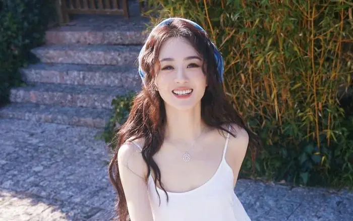 Thông báo khẩn của Triệu Lệ Dĩnh