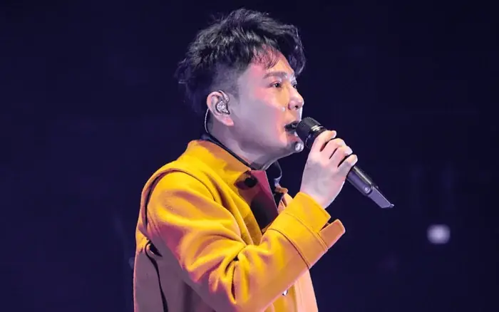 'Hoàng tử nhạc tình' bị tố thu tiền khán giả rồi mất tăm, cộng đồng mạng đăng đàn bức xúc