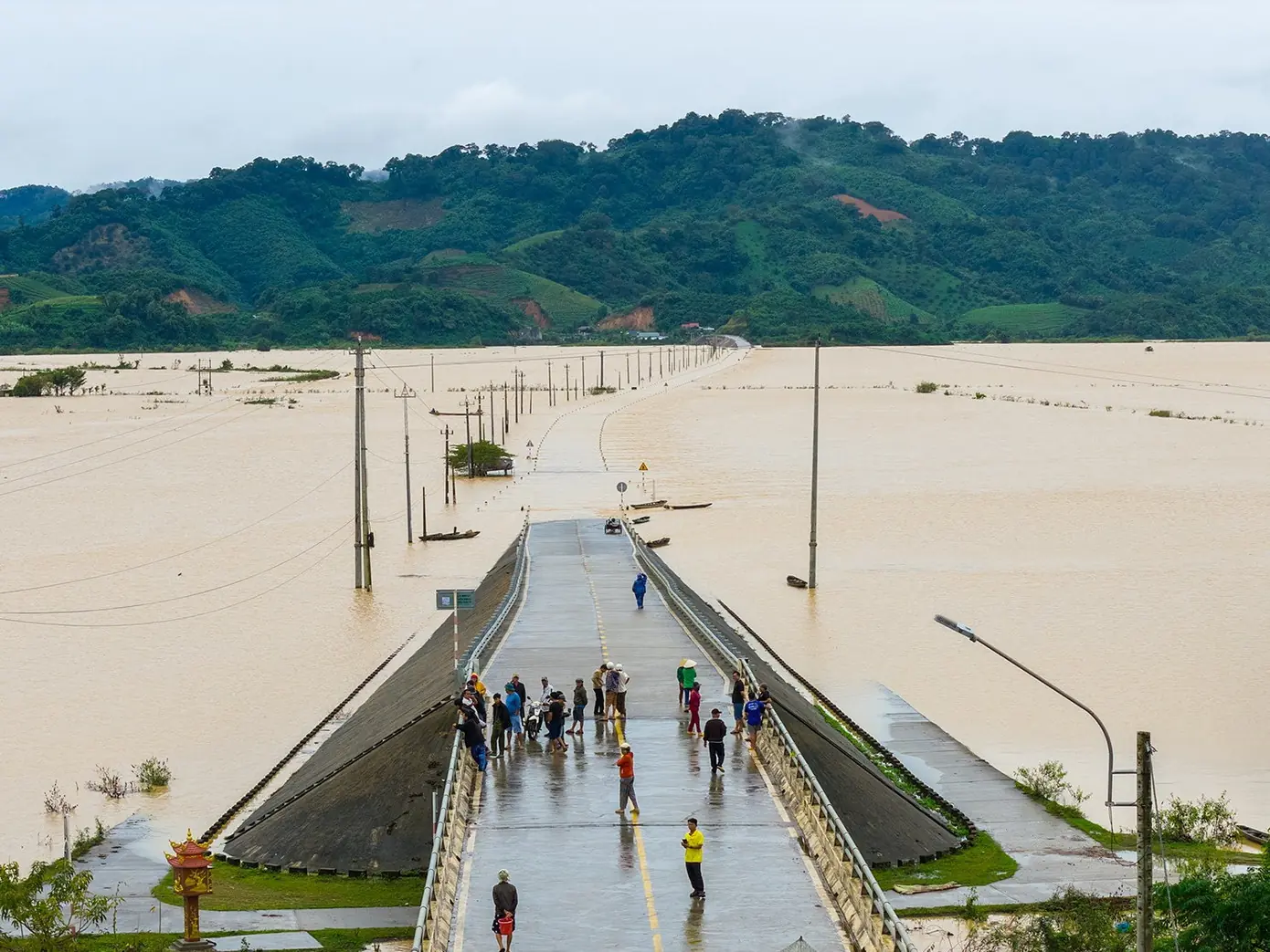 Cảnh báo lũ khẩn cấp trên nhiều sông ở Đắk Lắk