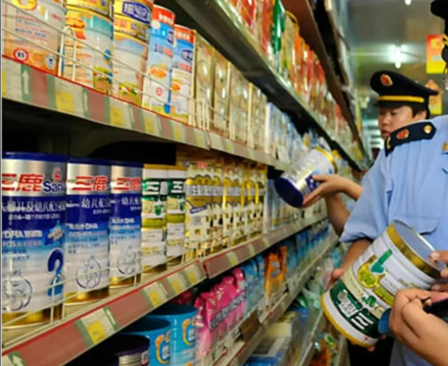 Vụ thu giữ hơn 11.000 tấn sữa pha melamine khiến 6 trẻ tử vong, 300.000 trẻ bị bệnh: Phụ huynh hoang mang giữa "ma trận" sữa giả