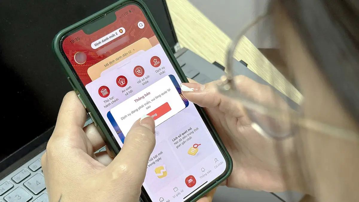 Hành vi bị phạt tới 12 triệu đồng khi dùng VNeID từ 15/12