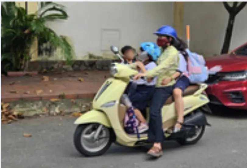 Chở trẻ em trên 6 tuổi ngồi trước xe máy bị CSGT phạt 9 triệu: Tại sao?