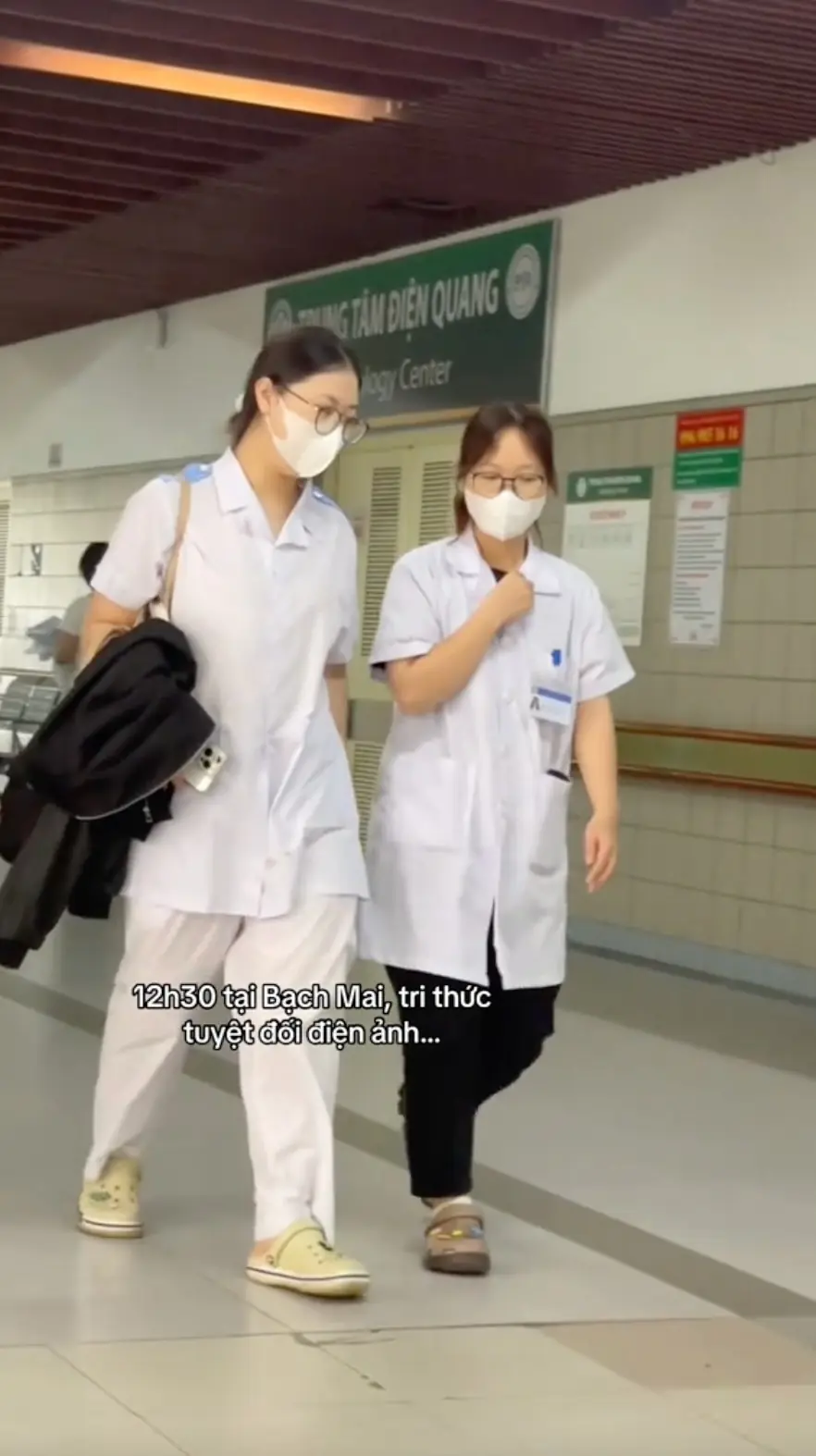 Ca:me:ra ở bệnh viện Bạch Mai tiết l:ộ sự thật về đời sống các bác sĩ: Vì sao ai cũng đi dép crocs?