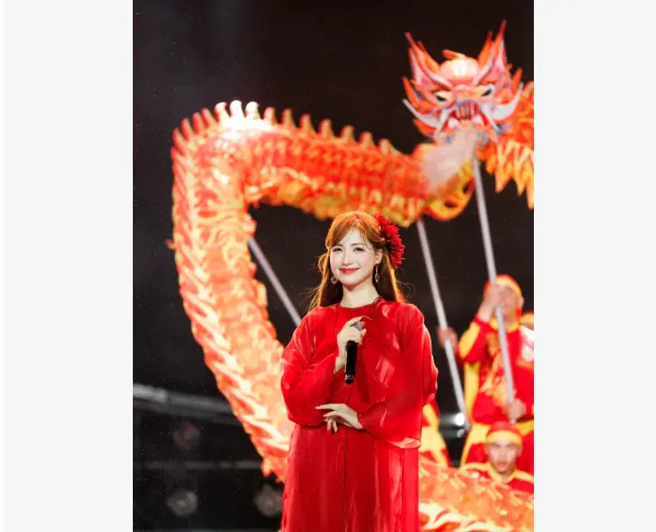 Hòa Minzy chạy show liên tục, khán giả thắc mắc một điều về bé Bo