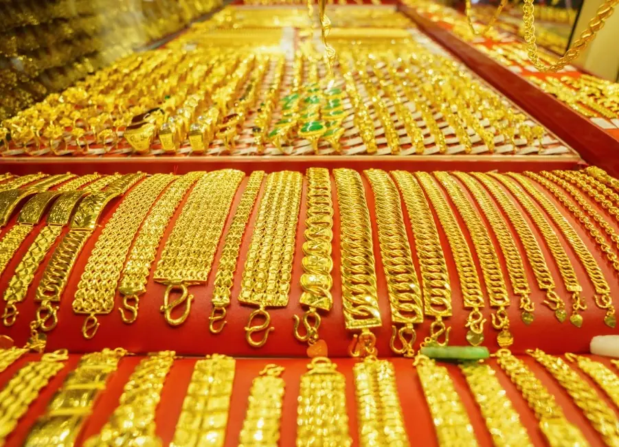 Giá vàng hôm nay 5/12/2025: Nín thở chờ Fed ra tay, vàng SJC và bạc 'bay màu'