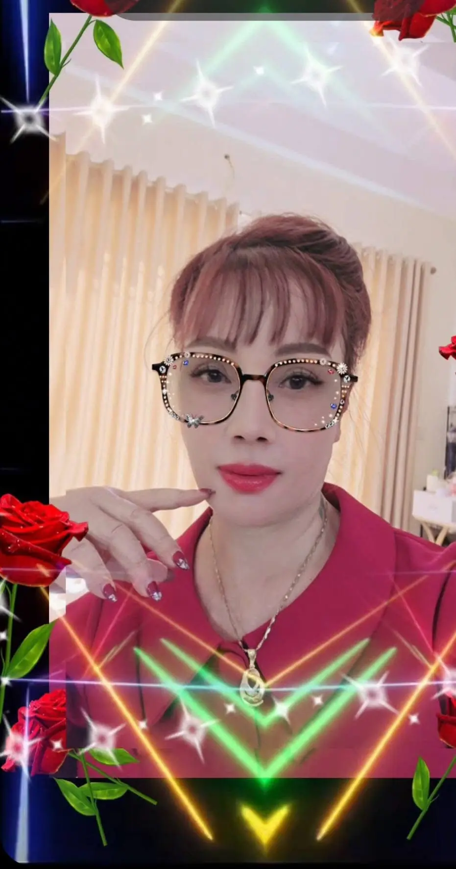 'Cô dâu Cao Bằng' tiết lộ rạn nứt hôn nhân với chồng kém 36 tuổi, được nhiều đại gia theo đuổi