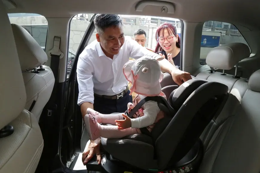 Cục CSGT lên tiếng về những điều chỉnh mới liên quan đến quy định sử dụng ghế an toàn cho trẻ em trên ô tô: Liệu đã hợp lý?