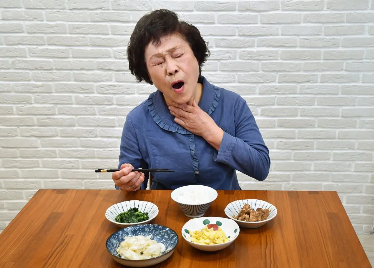 4 đặc điểm ở cổ chỉ người mắc ung thư mới có, bạn chỉ mất 1 phút để tự kiểm tra!